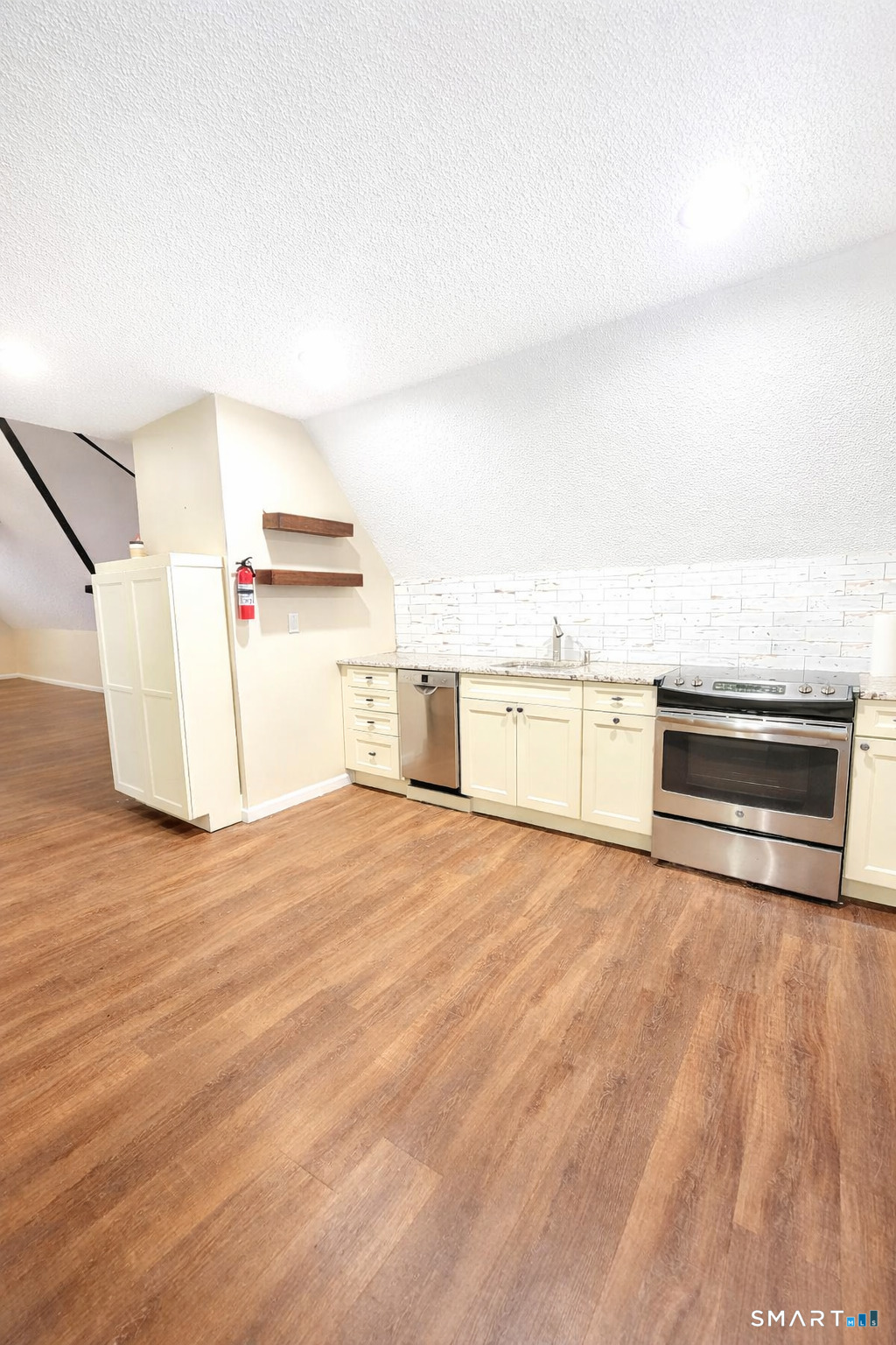 33 Fair Street, Unit 3 Wallingford, CT 06492 - Photo 1 of 10