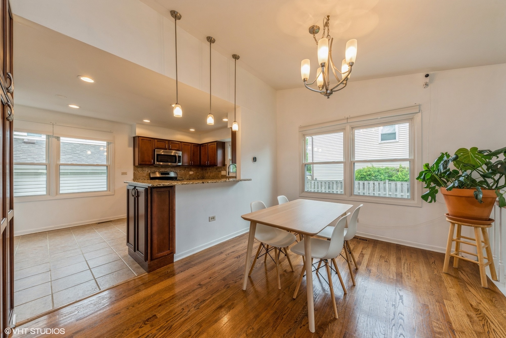 797 Dannet Road Buffalo Grove, IL 60089 - Photo 4 of 15