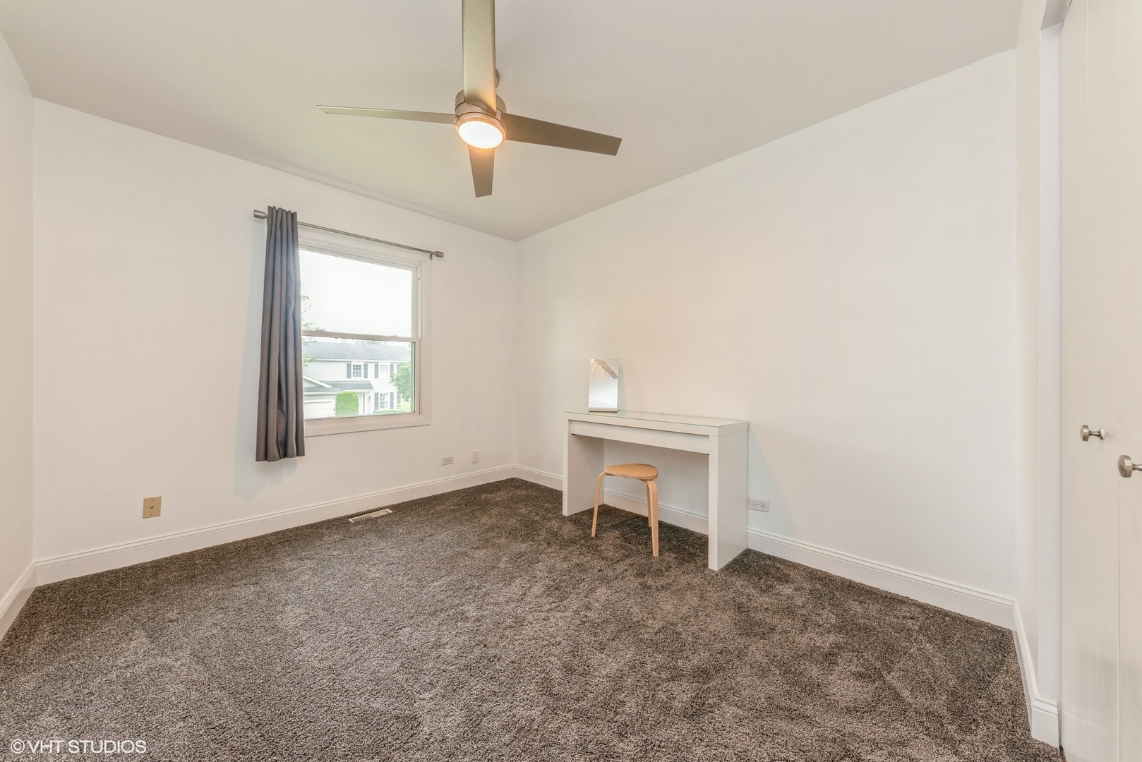 797 Dannet Road Buffalo Grove, IL 60089 - Photo 9 of 15