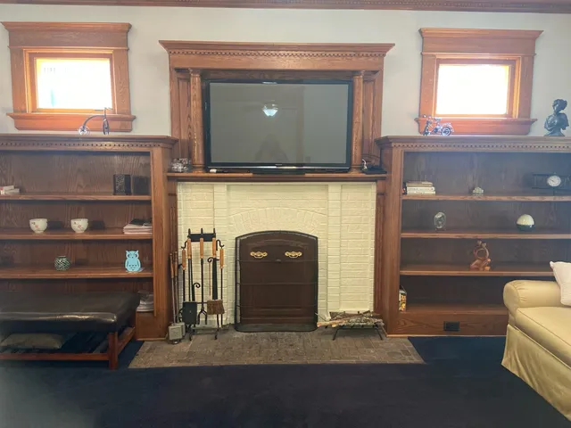 $629,000 | 2834 North Hackett Avenue, Milwaukee, WI 53211