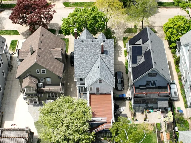 $629,000 | 2834 North Hackett Avenue, Milwaukee, WI 53211