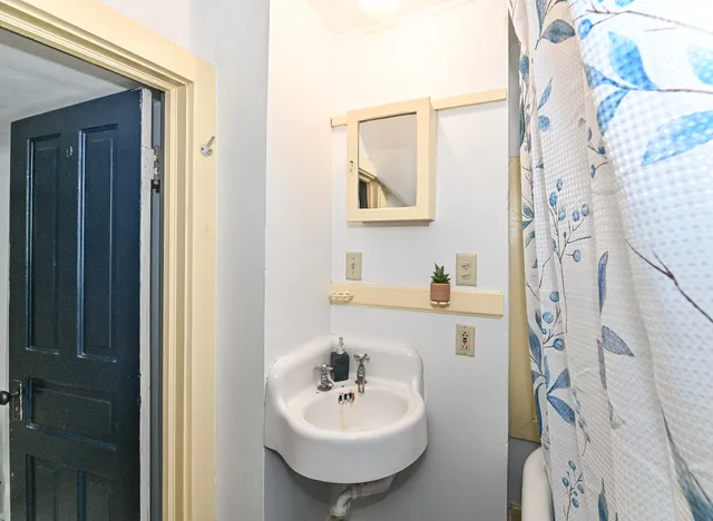 $629,000 | 2834 North Hackett Avenue, Milwaukee, WI 53211