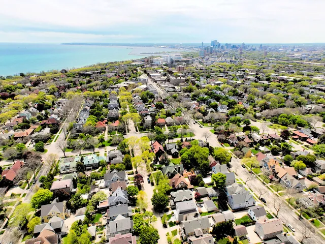 $629,000 | 2834 North Hackett Avenue, Milwaukee, WI 53211