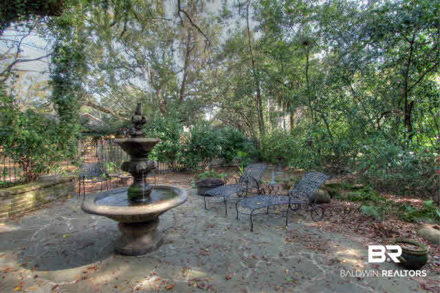 115 Oak Avenue Fairhope, AL 36532 - Photo 39 of 45 courtyard