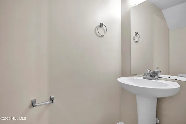 $1,200 | 505 Timberlake Trail, Jacksonville, NC 28546