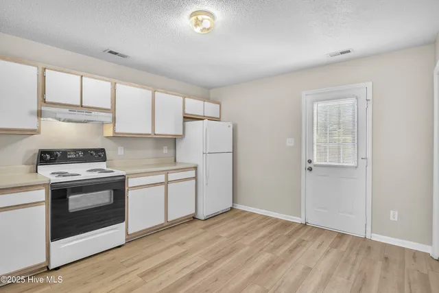 $1,200 | 505 Timberlake Trail, Jacksonville, NC 28546