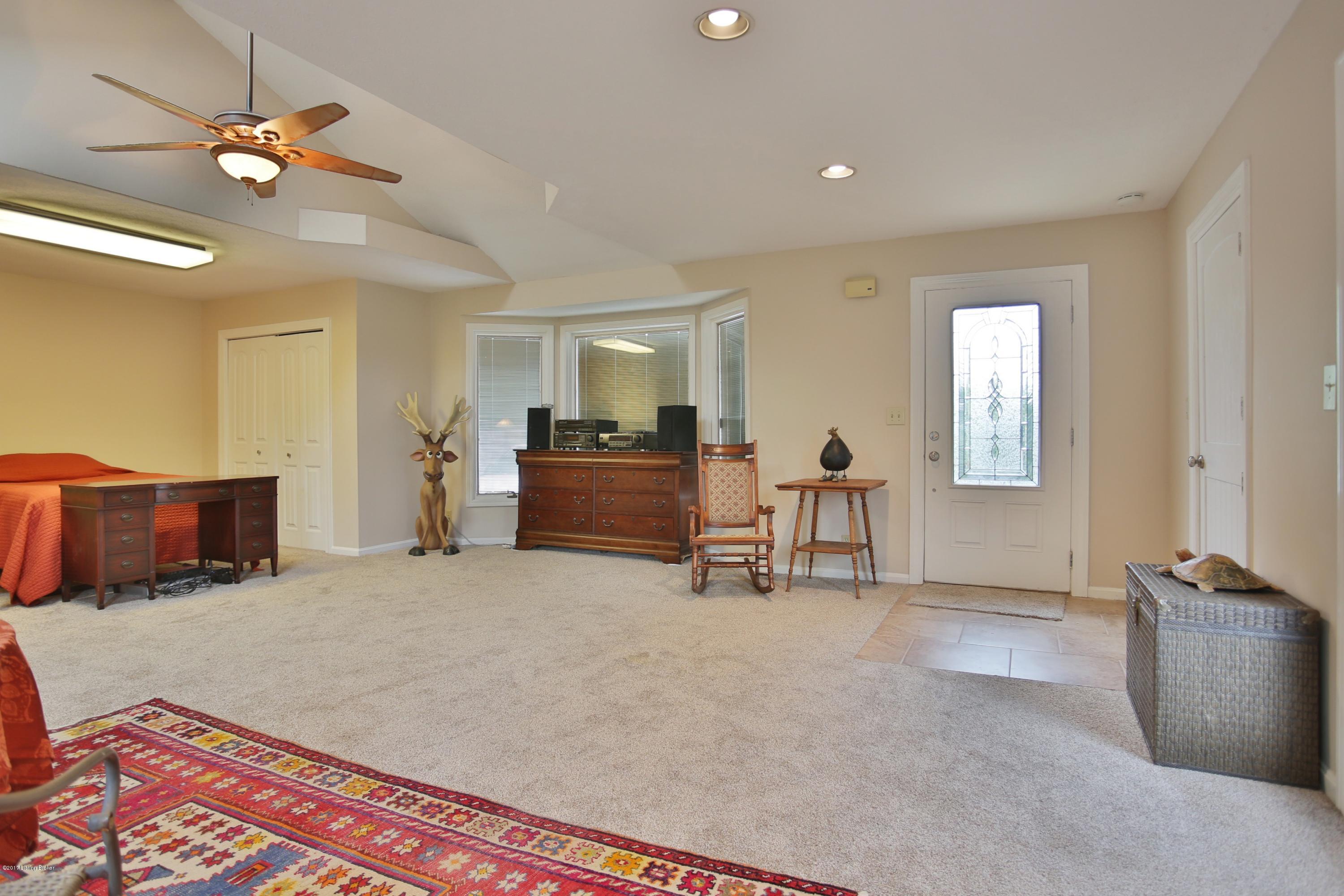 6400 Chenoweth Run Road Louisville, KY 40299 - Photo 31 of 53 33