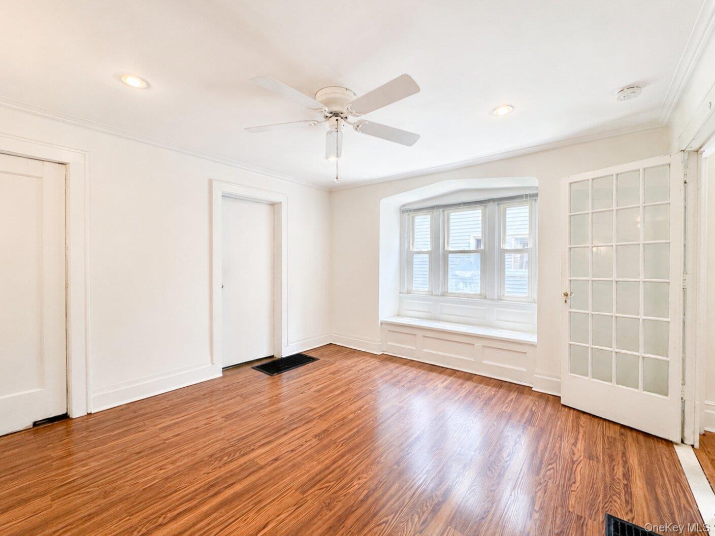 113 Rhodes Street New Rochelle, NY 10801 - Photo 9 of 32