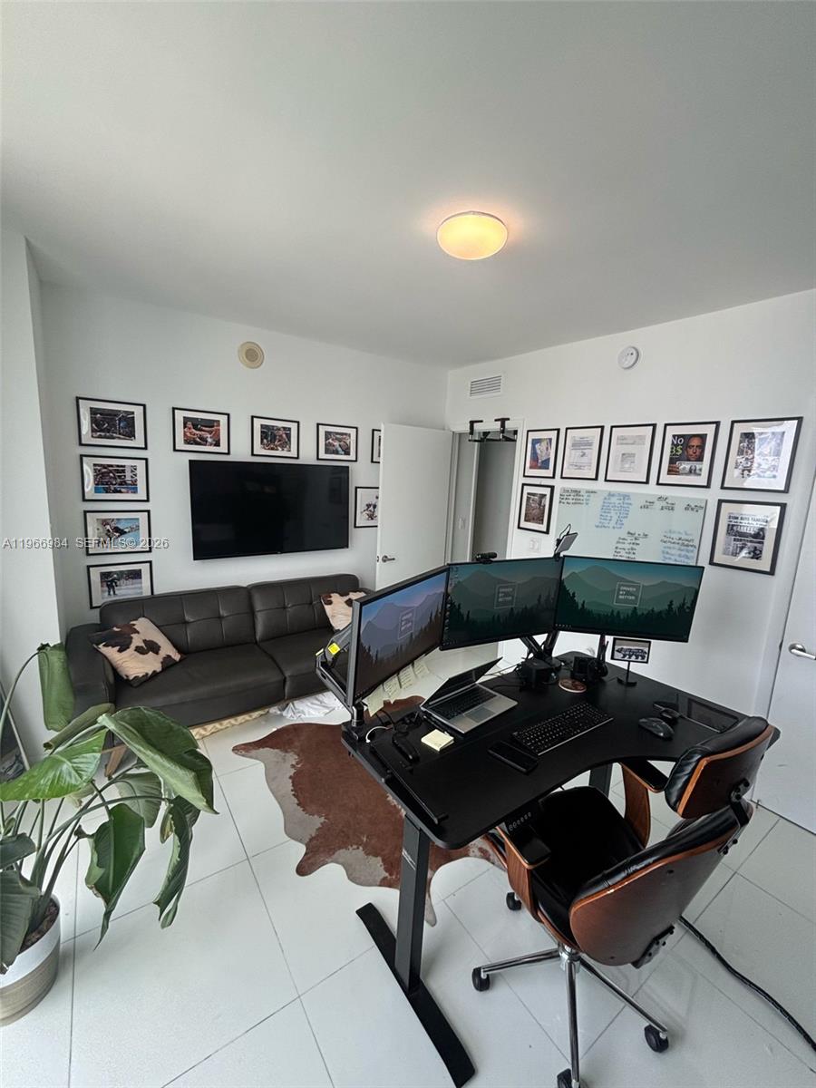 465 Brickell Avenue, Unit 4802 Miami, FL 33131 - Photo 21 of 21 #iconbrickell#buyinmiamiflorida#luisurcuyo#brickellrealestate