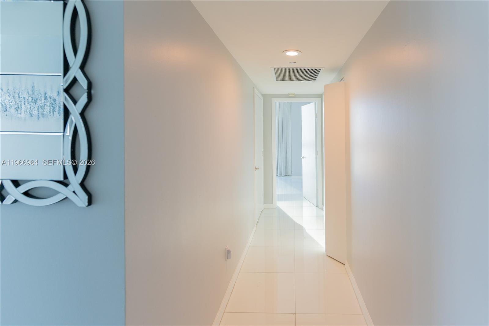 465 Brickell Avenue, Unit 4802 Miami, FL 33131 - Photo 4 of 21 #iconbrickell#buyinmiamiflorida#luisurcuyo#brickellrealestate