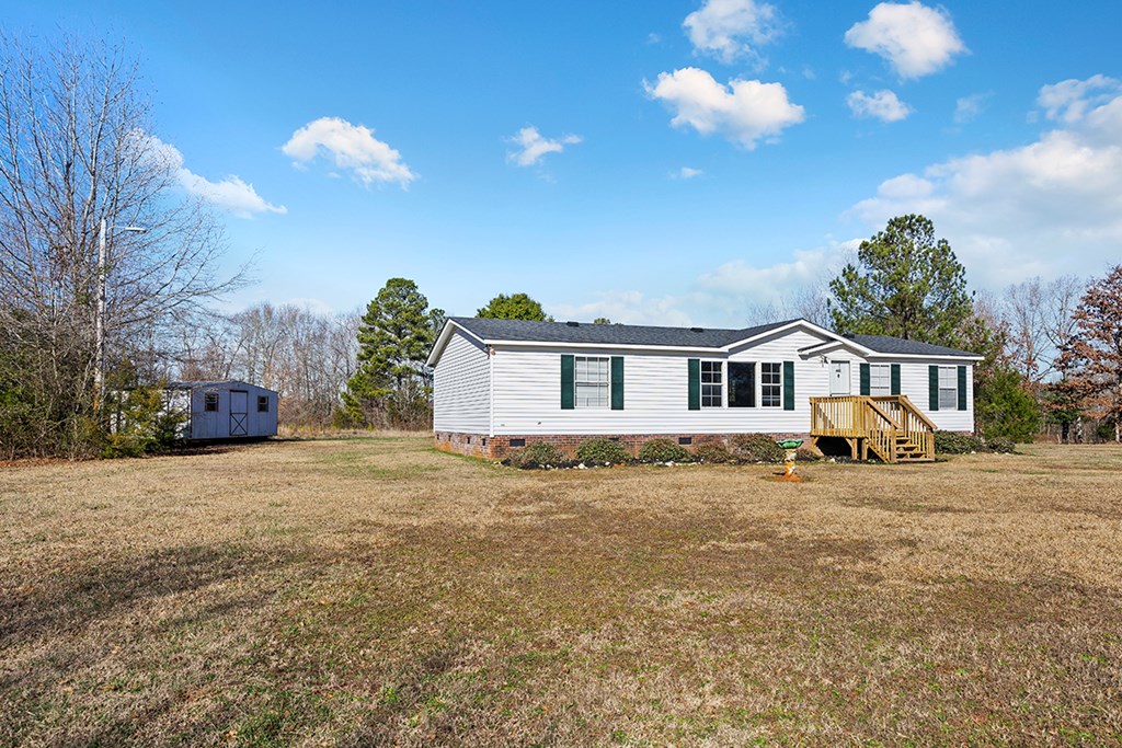 402 Hawthorn Road Honea Path, SC 29654 - Photo 3 of 21