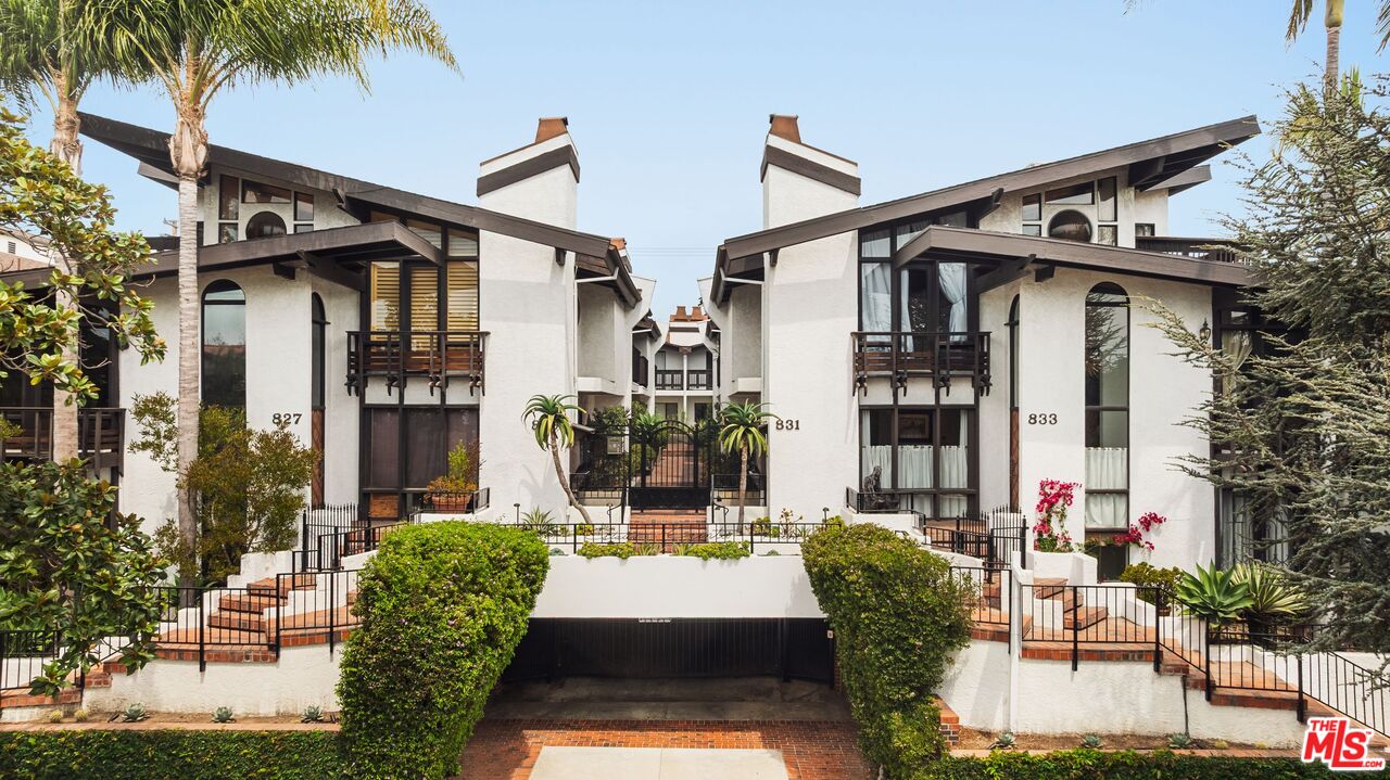 831 14th Street, Unit 2 Santa Monica, CA 90403 - Photo 32 of 32 a view of outdoor space yard and patio