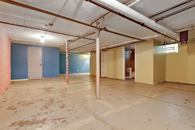 60 Sheridan Road Highland Park, IL 60035 - Photo 23 of 29 a view of an empty room