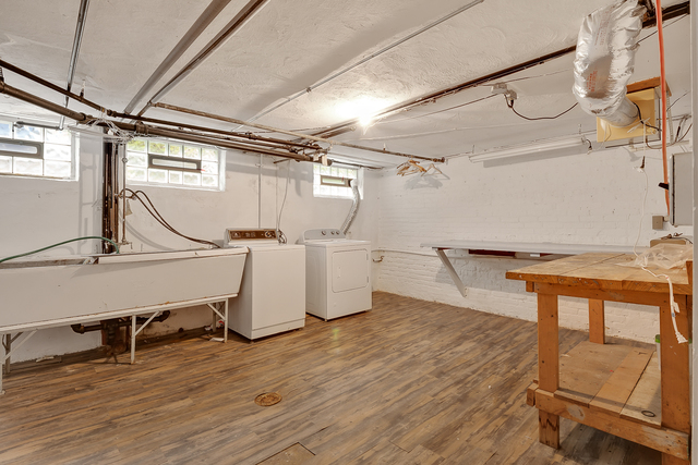 60 Sheridan Road Highland Park, IL 60035 - Photo 24 of 29 a view of a room with wooden floor