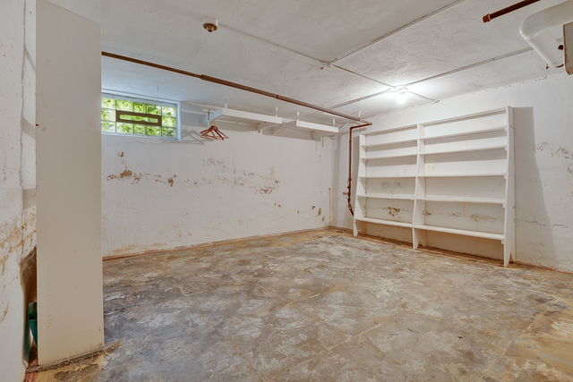 60 Sheridan Road Highland Park, IL 60035 - Photo 25 of 29 a view of an empty room with a window