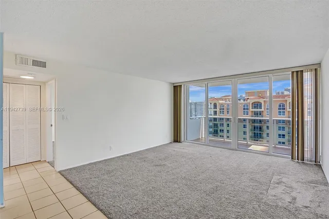 $2,400 | 3140 South Ocean Drive, Unit 1909, Hallandale Beach, FL 33009