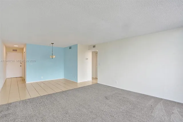 $2,400 | 3140 South Ocean Drive, Unit 1909, Hallandale Beach, FL 33009