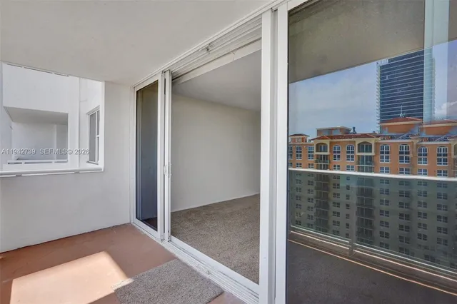 $2,400 | 3140 South Ocean Drive, Unit 1909, Hallandale Beach, FL 33009