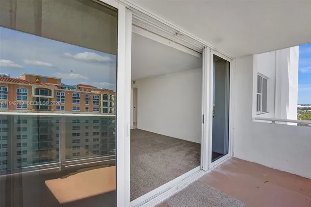 $2,400 | 3140 South Ocean Drive, Unit 1909, Hallandale Beach, FL 33009
