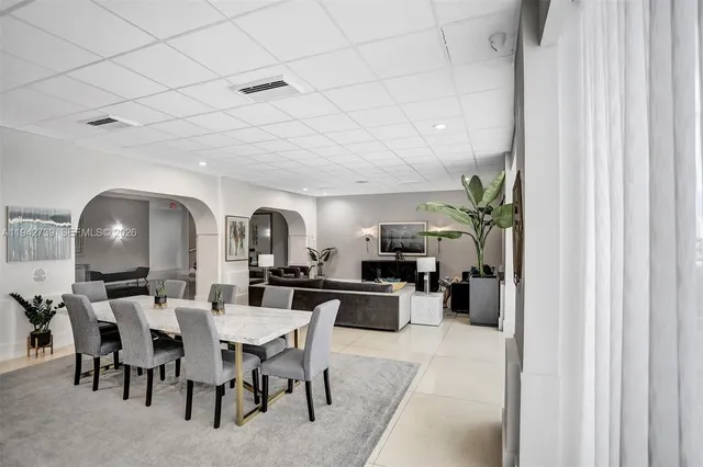 $2,400 | 3140 South Ocean Drive, Unit 1909, Hallandale Beach, FL 33009