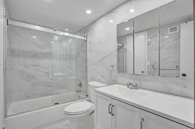 $2,400 | 3140 South Ocean Drive, Unit 1909, Hallandale Beach, FL 33009