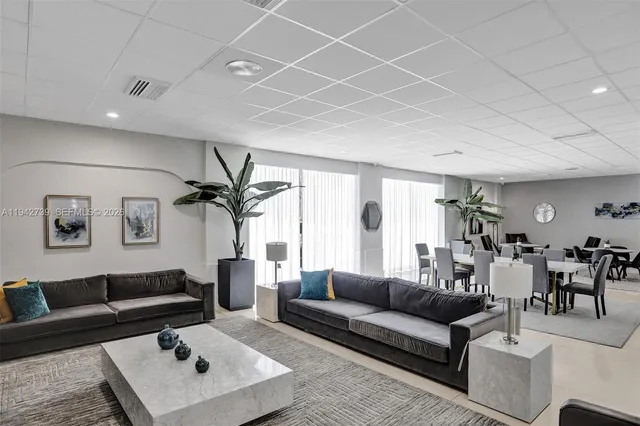 $2,400 | 3140 South Ocean Drive, Unit 1909, Hallandale Beach, FL 33009