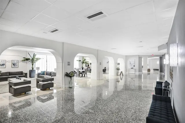 $2,400 | 3140 South Ocean Drive, Unit 1909, Hallandale Beach, FL 33009