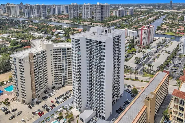 $2,400 | 3140 South Ocean Drive, Unit 1909, Hallandale Beach, FL 33009
