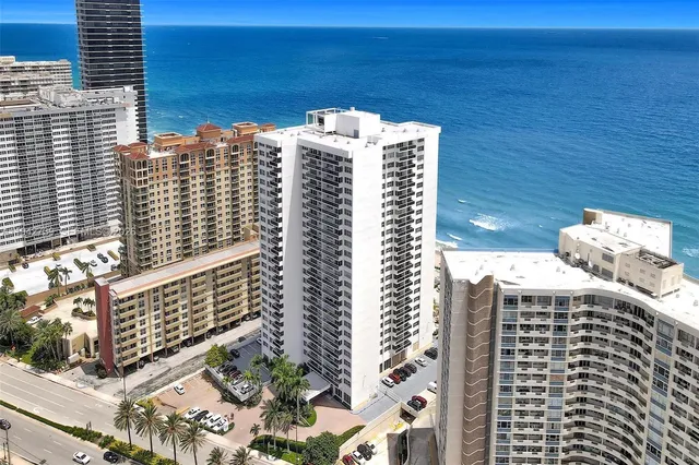 $2,400 | 3140 South Ocean Drive, Unit 1909, Hallandale Beach, FL 33009