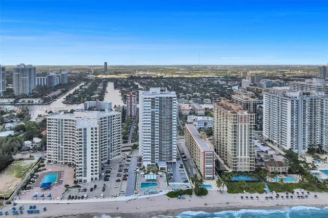 $2,400 | 3140 South Ocean Drive, Unit 1909, Hallandale Beach, FL 33009