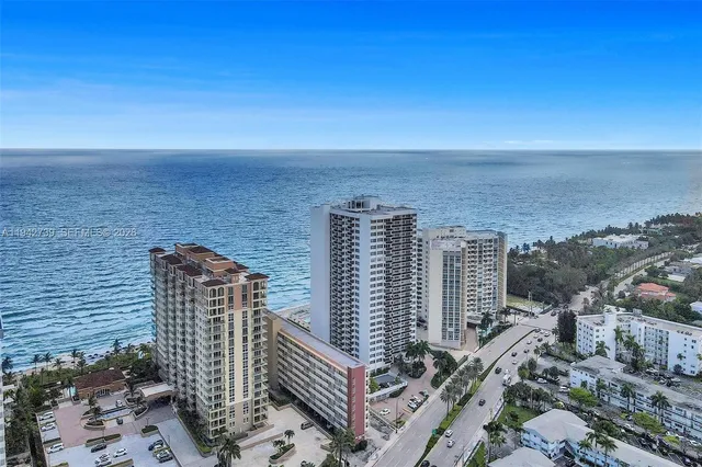$2,400 | 3140 South Ocean Drive, Unit 1909, Hallandale Beach, FL 33009