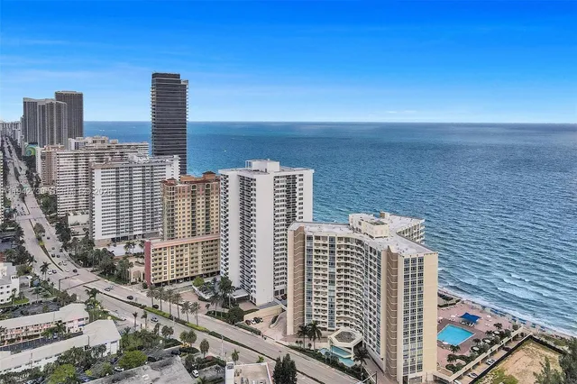 $2,400 | 3140 South Ocean Drive, Unit 1909, Hallandale Beach, FL 33009