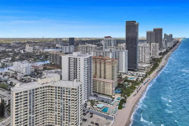 $2,400 | 3140 South Ocean Drive, Unit 1909, Hallandale Beach, FL 33009