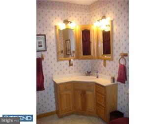 454 Monroeville Road Woolwich Township, NJ 08085 - Photo 10 of 12 Bathroom