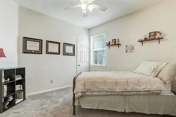 $2,300 | 907 Norfolk Drive, Pearland, TX 77584