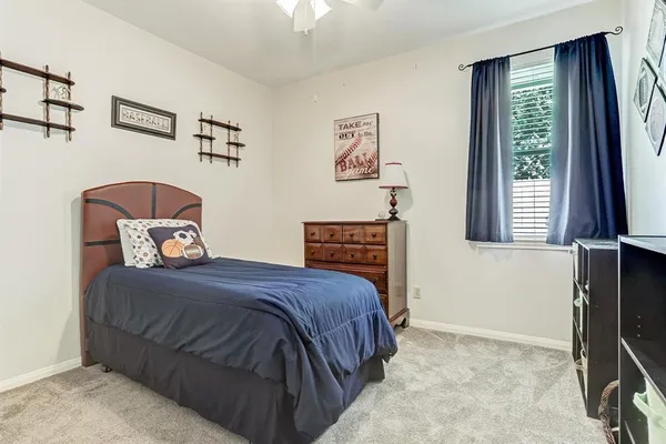 $2,300 | 907 Norfolk Drive, Pearland, TX 77584