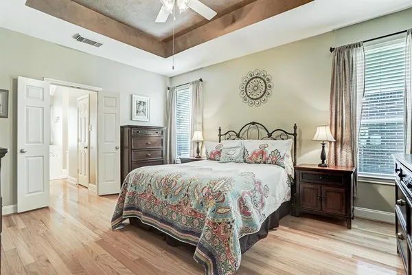 $2,300 | 907 Norfolk Drive, Pearland, TX 77584