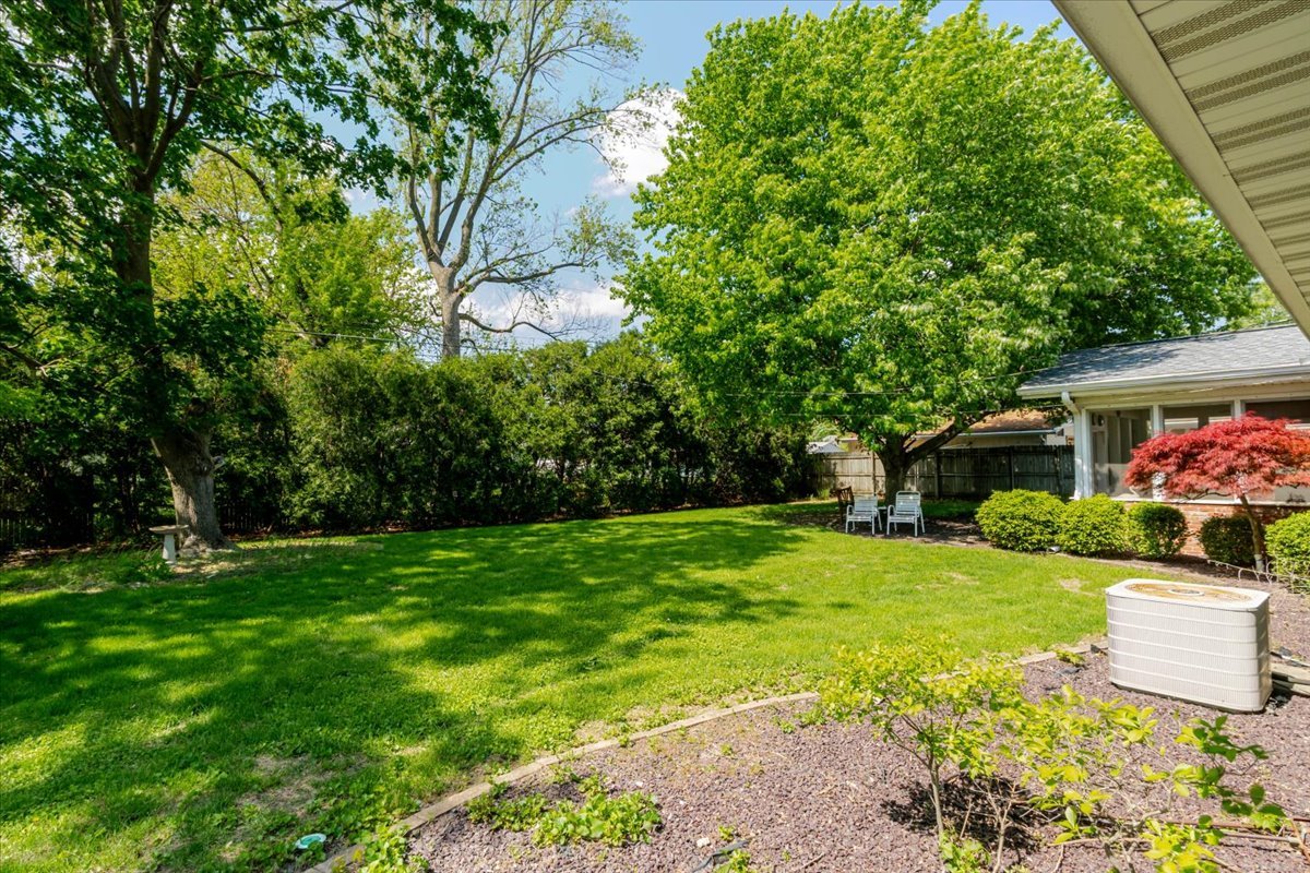 302 Radliff Road Bloomington, IL 61701 - Photo 33 of 35 a garden view with a seating space