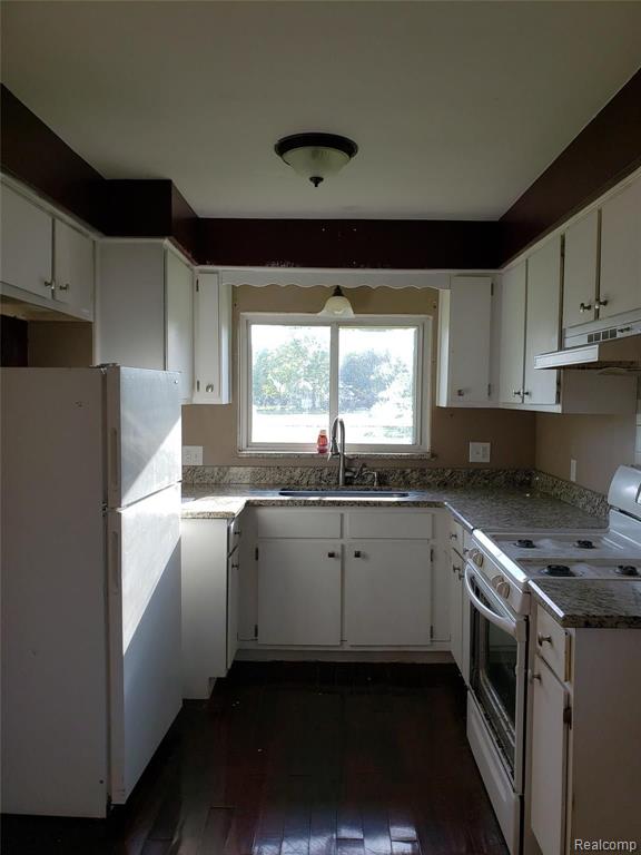 32408 Garfield Road Fraser, MI 48026 - Photo 3 of 10