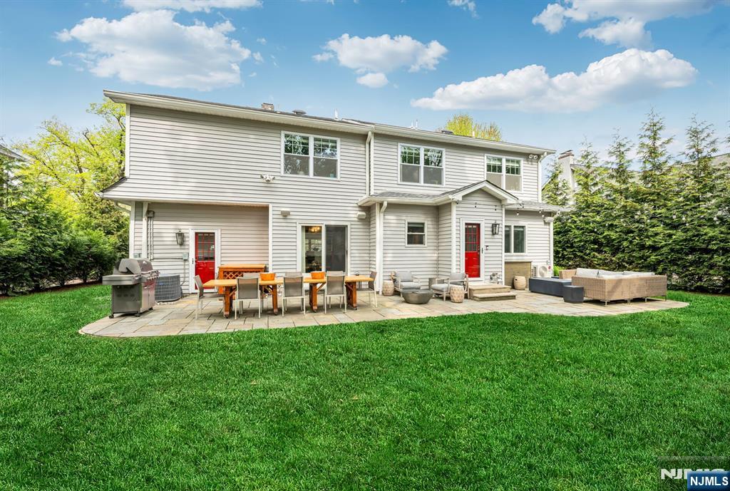 159 Hampton Place Ridgewood, NJ 07450 - Photo 2 of 50