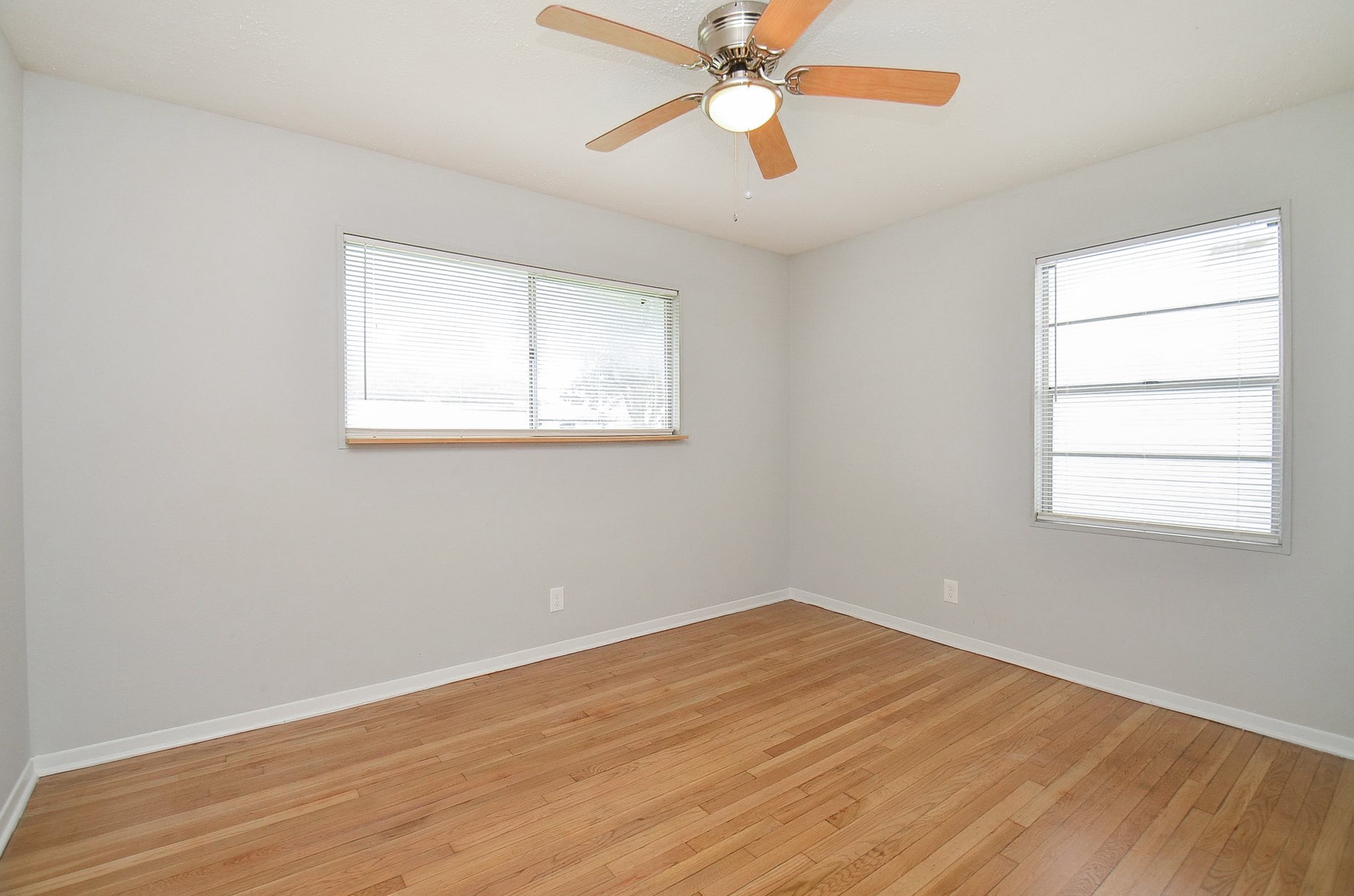 6322 Clemson Street Houston, TX 77092 - Photo 15 of 20