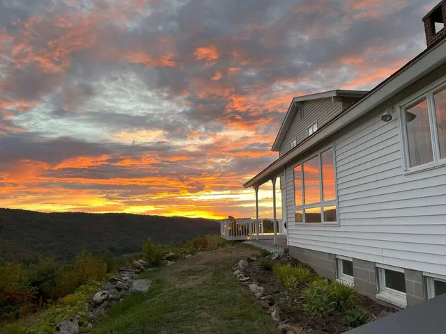 $699,000 | 996 Lincoln Hill Road, Shrewsbury, VT 05738