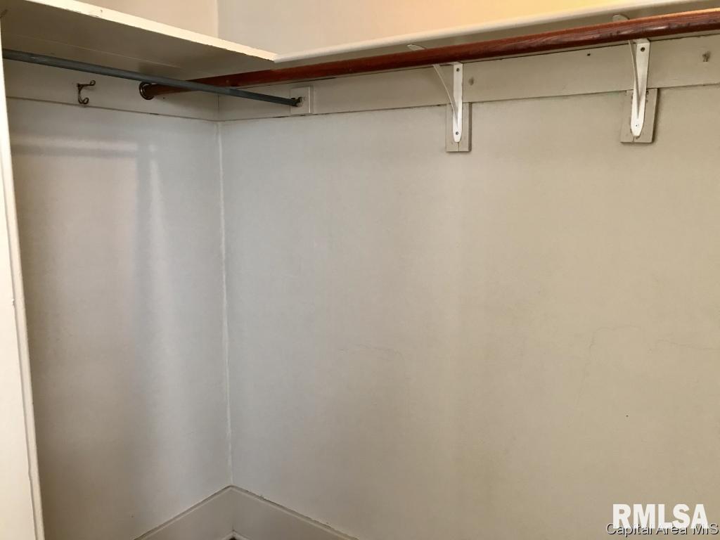 108 North Douglas Avenue Springfield, IL 62702 - Photo 8 of 15 Gallery Image 8