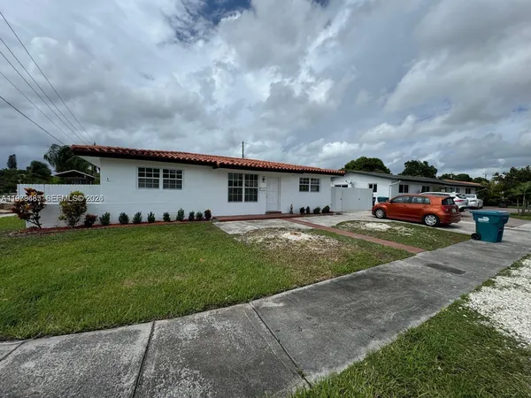 $4,700 | 3340 Southwest 94th Place, Unit 1, Miami, FL 33165