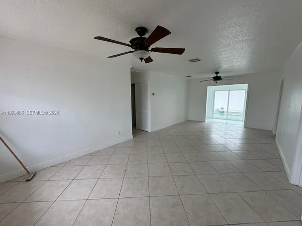 $4,700 | 3340 Southwest 94th Place, Unit 1, Miami, FL 33165