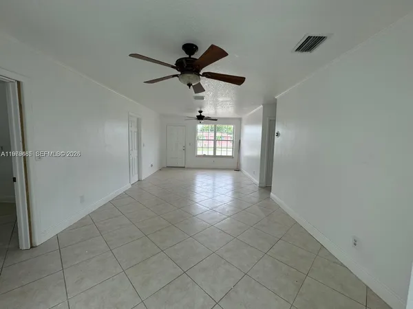 $4,700 | 3340 Southwest 94th Place, Unit 1, Miami, FL 33165