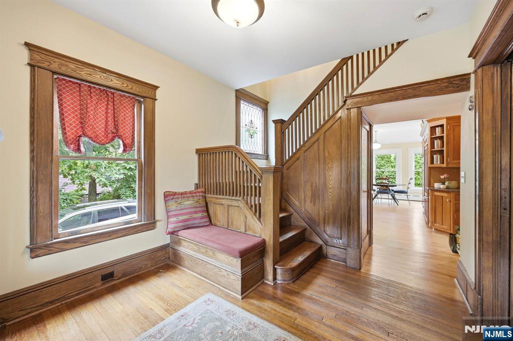 283 Highwood Avenue Ridgewood, NJ 07450 - Photo 5 of 48
