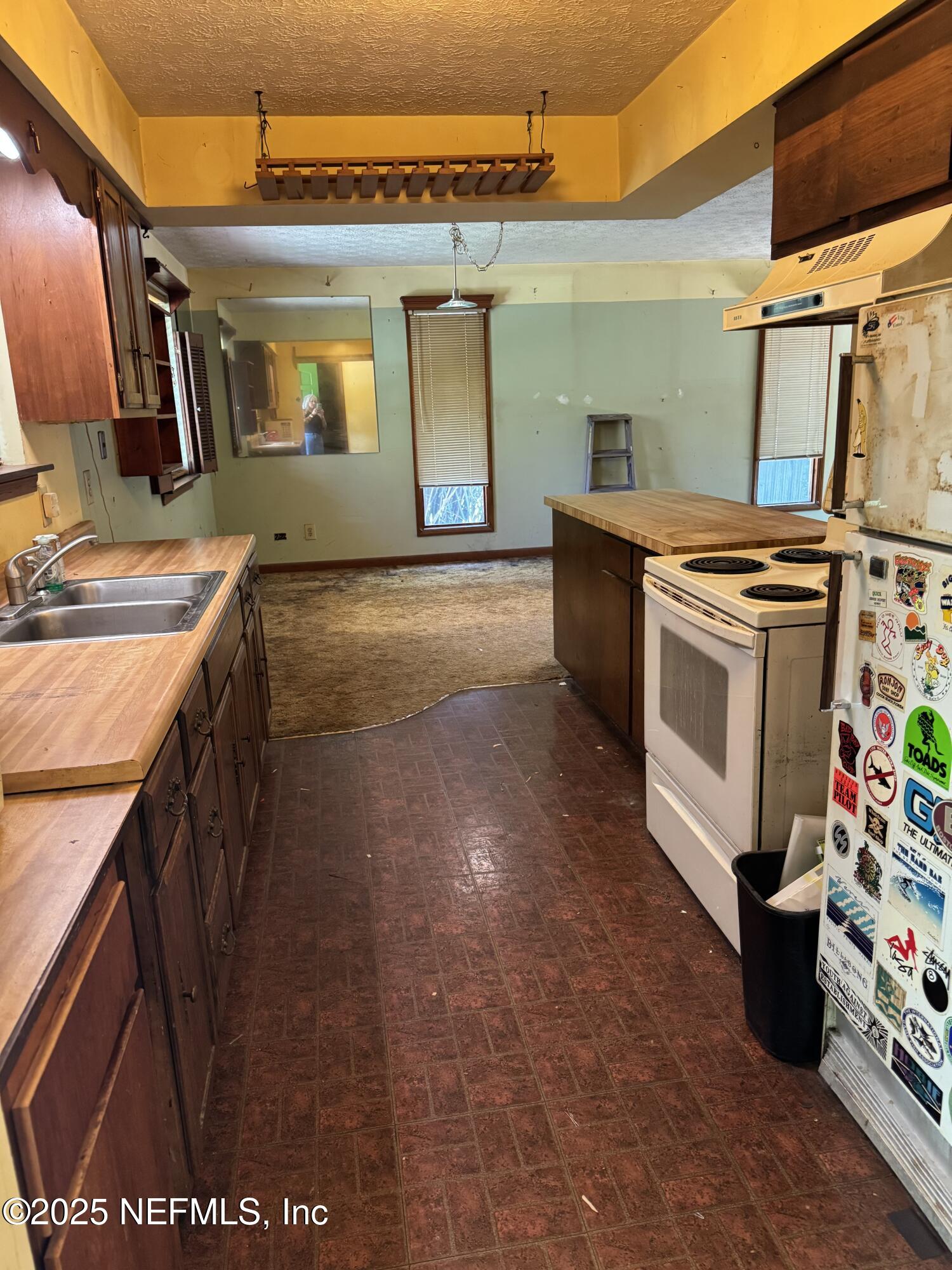 2576 Leon Road Jacksonville, FL 32246 - Photo 5 of 22 Kitchen