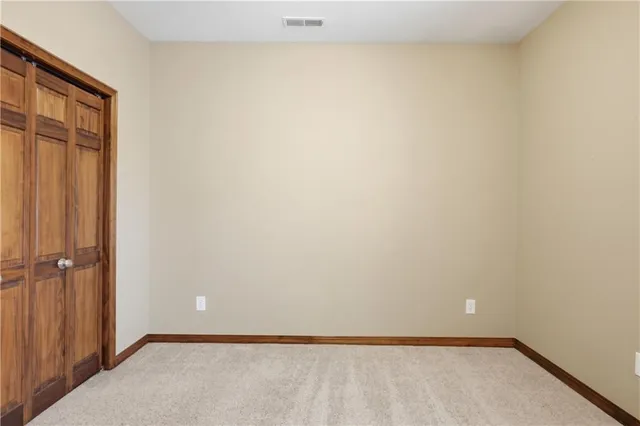 $400,000 | 9648 Cd 191, Carthage, MO 64836