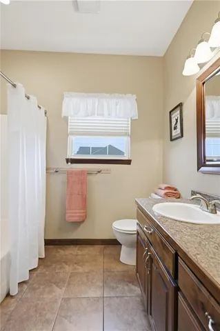 $400,000 | 9648 Cd 191, Carthage, MO 64836